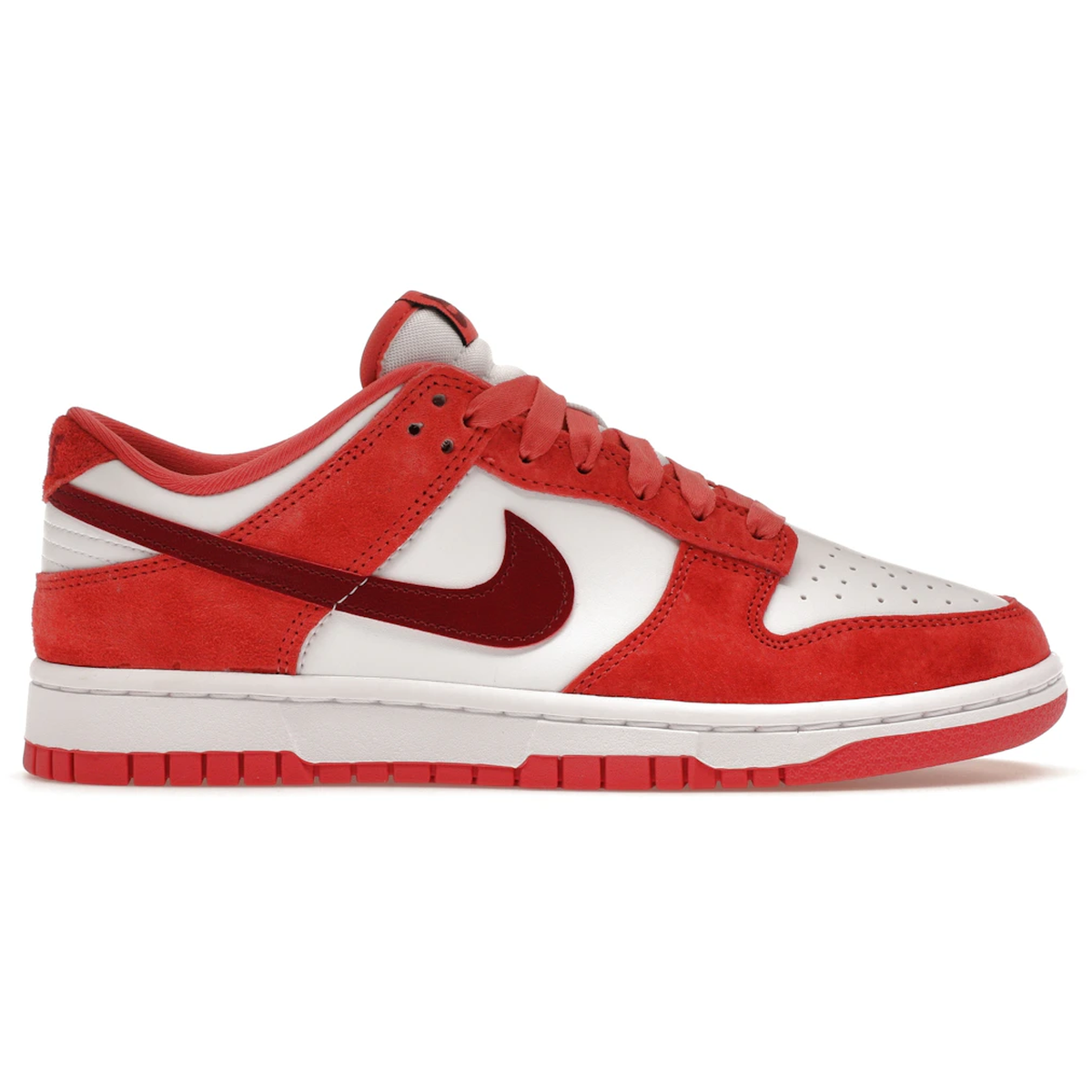 Nike Dunk Low Valentines Day (2024)