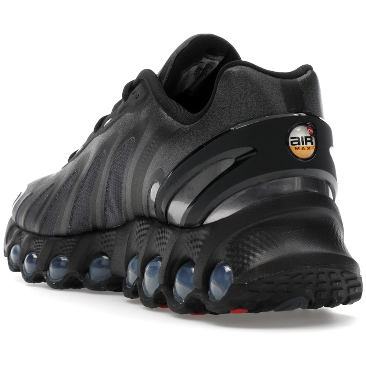 Miniatyrbild av Nike Air Max Dn8 Black Metallic Dark Grey  4